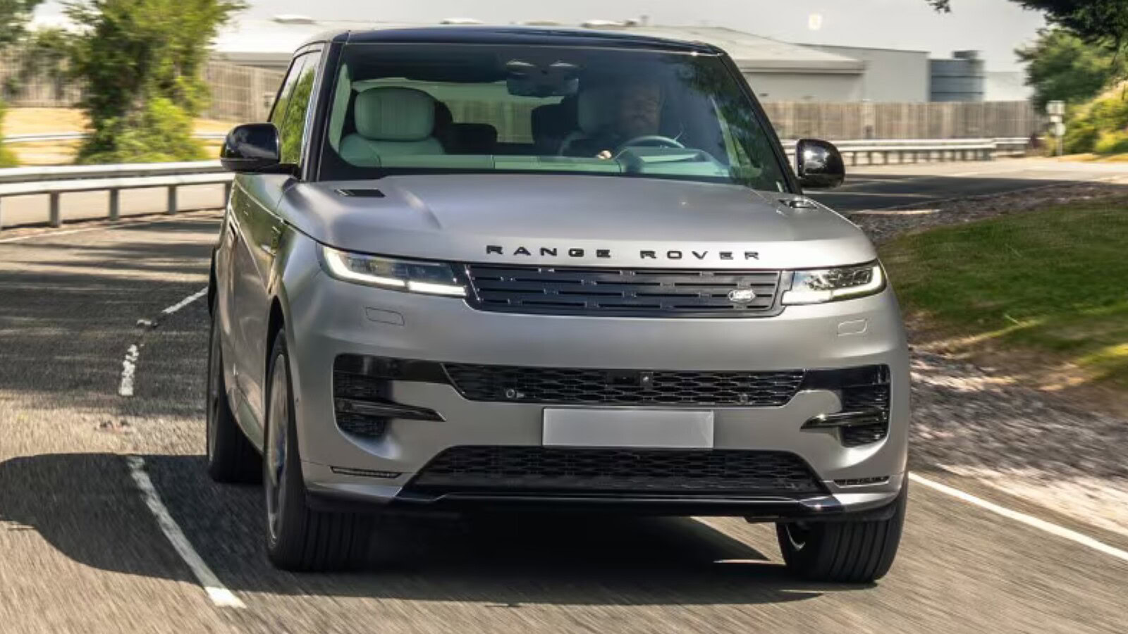 Range Rover Sport Electric: 550 CV e fino a 609 km di autonomia
