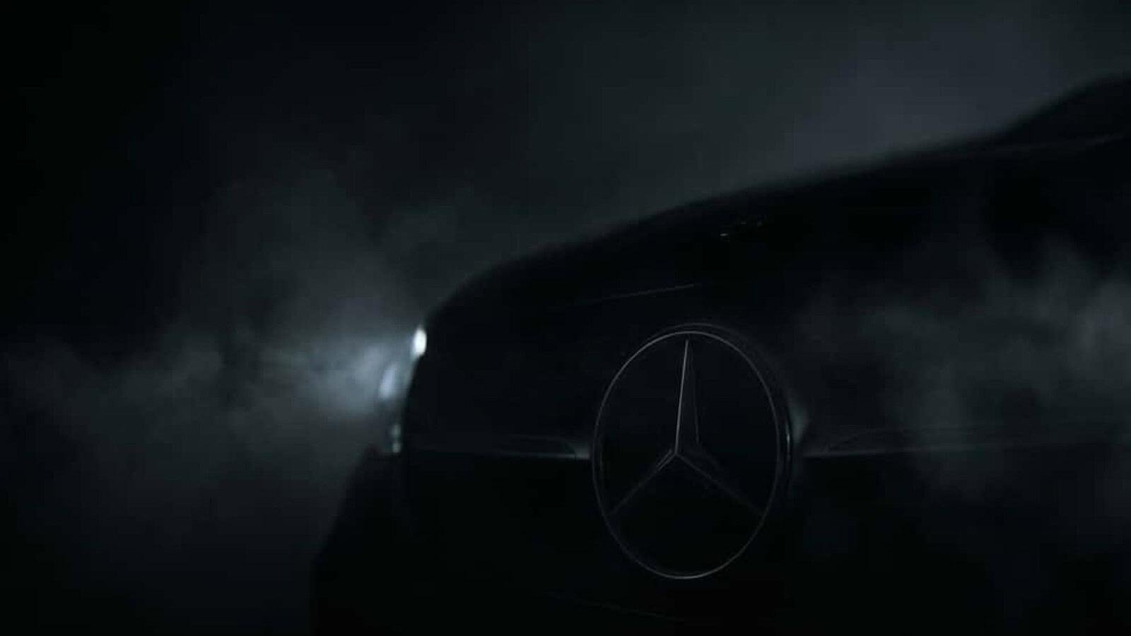 Mercedes Classe E EQ: foto spia svelano i fari definitivi