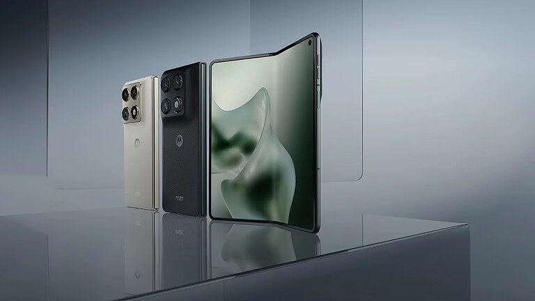 Motorola Razr, il teaser svela un pieghevole a libro