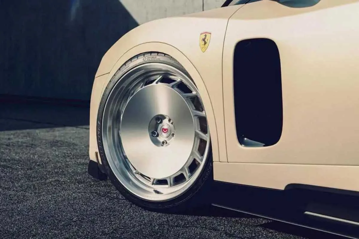 Ferrari Luce - dettaglio Ferrari Luce, il tuning Vossen la trasforma: cerchi e alettone