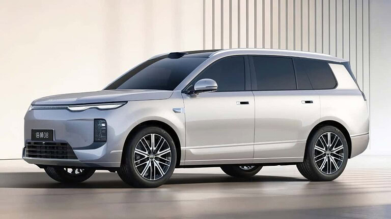 BYD Sealion 08: 12.000 ordini in un giorno e prezzi da 29.500 euro