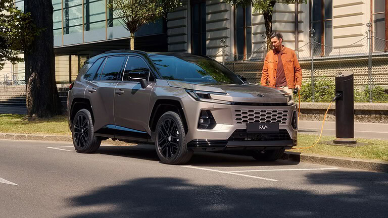 Toyota RAV4, negli USA sparisce dai piazzali: domanda record