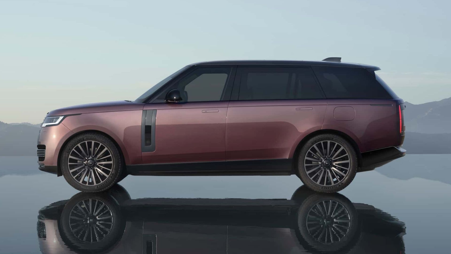 Range Rover Electric: 550 CV e 530 km di autonomia reale