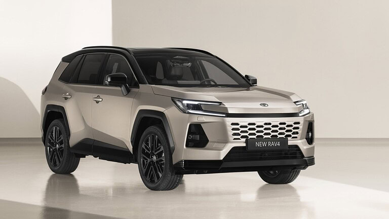 Toyota RAV4, sei mesi di attesa: le scorte non bastano