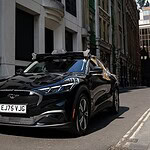 Robotaxi a Londra: Uber e Wayve lanciano 15 Ford Mustang Mach-E