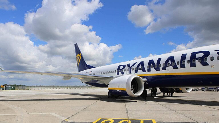 Ryanair taglia i voli invernali e alza i prezzi dei biglietti