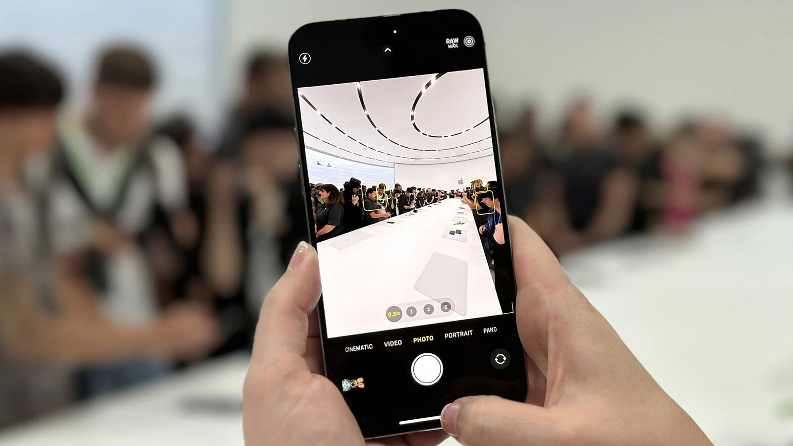 OPPO Find X10 Pro Max: tre fotocamere da 200MP confermate