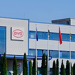 BYD, oltre 2,5 milioni di auto vendute all'estero nel 2027