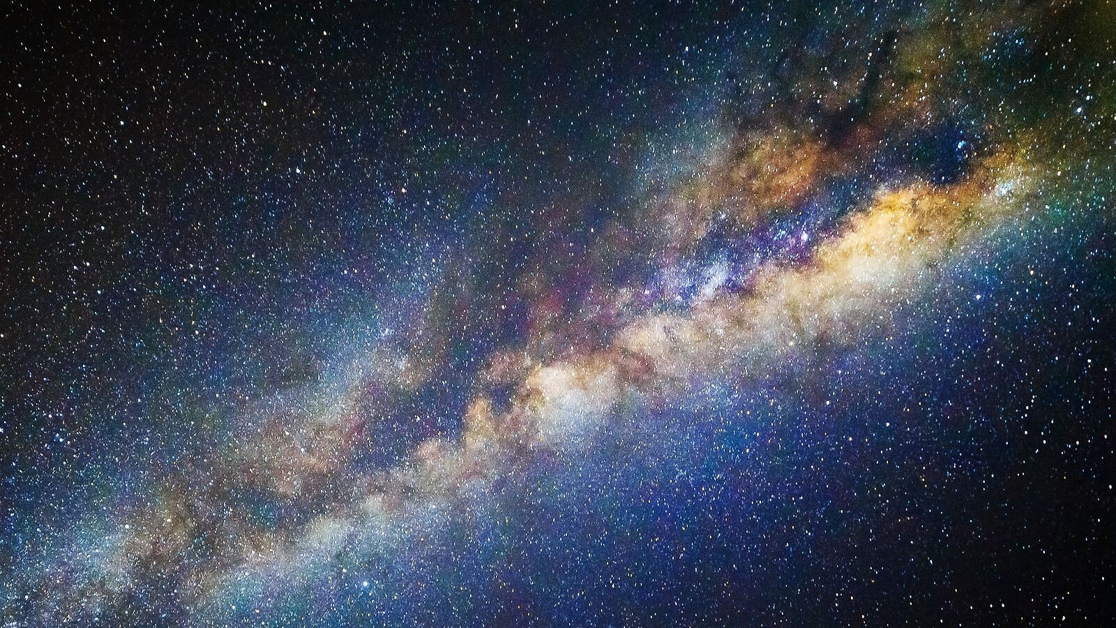James Webb: acqua e polvere vicino al buco nero della Via Lattea