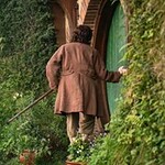 La caccia a Gollum, prime foto dal set con Frodo di spalle
