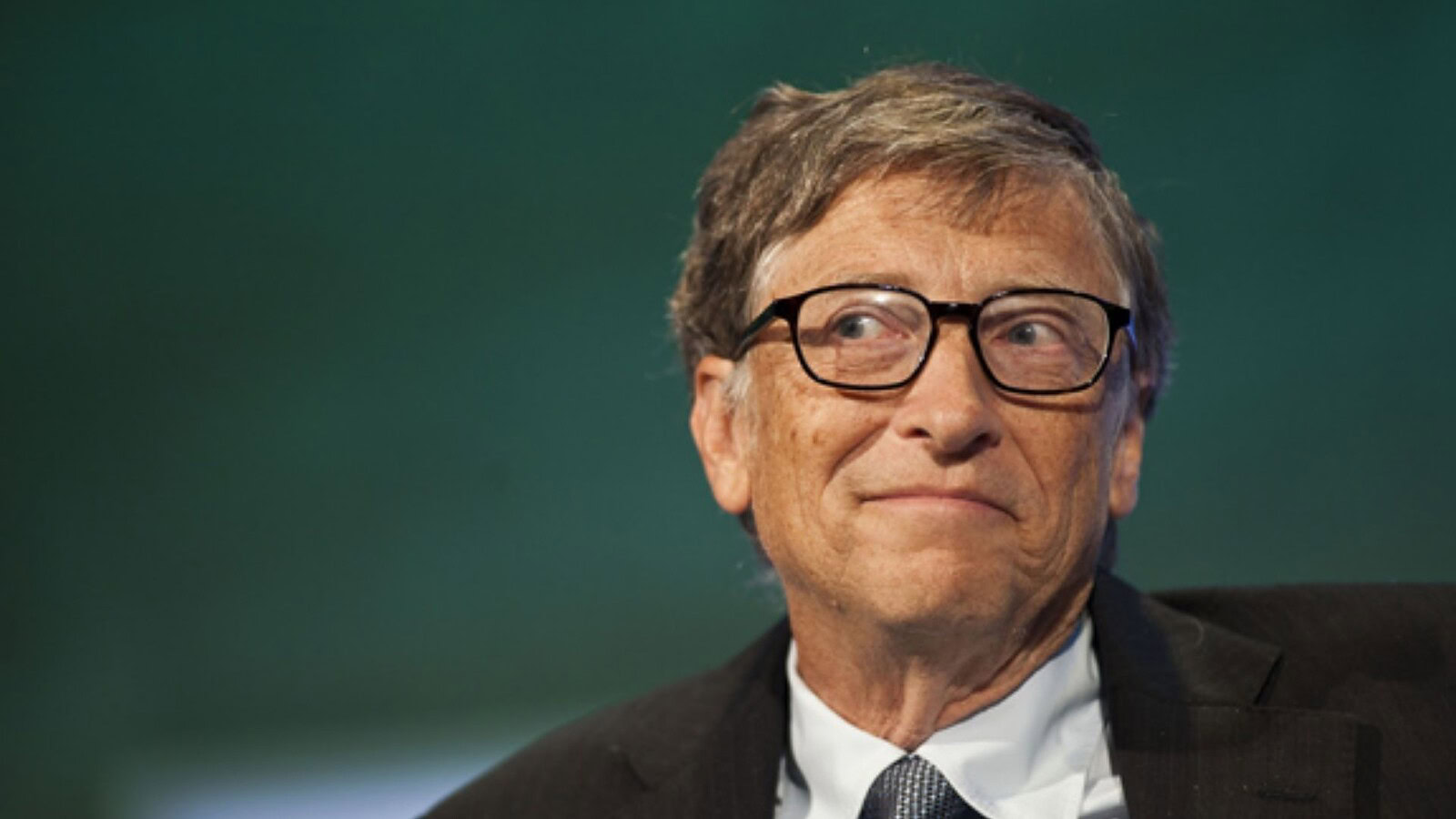 Bill Gates chiede regole sull'IA: il kill switch non basta