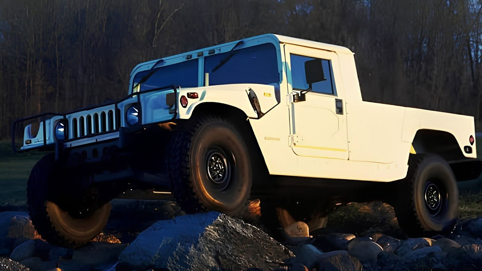 Hummer H1 pick up del 1992: prova del gigante diesel da 150 CV
