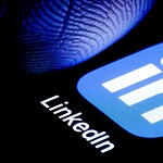 LinkedIn verifica i profili con la conferma dei colleghi
