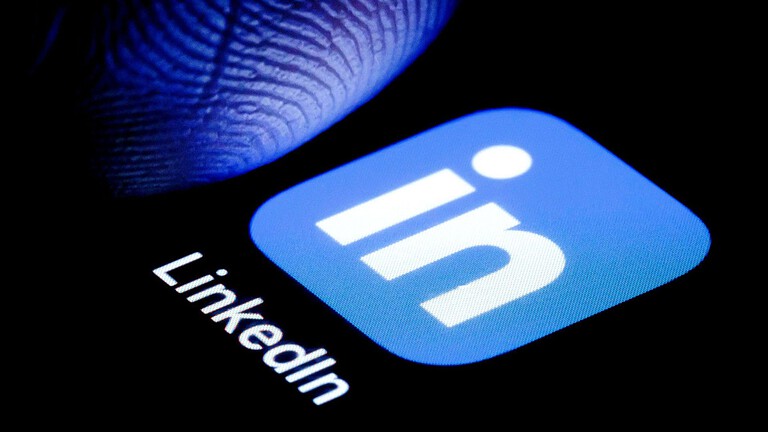 LinkedIn verifica i profili con la conferma dei colleghi