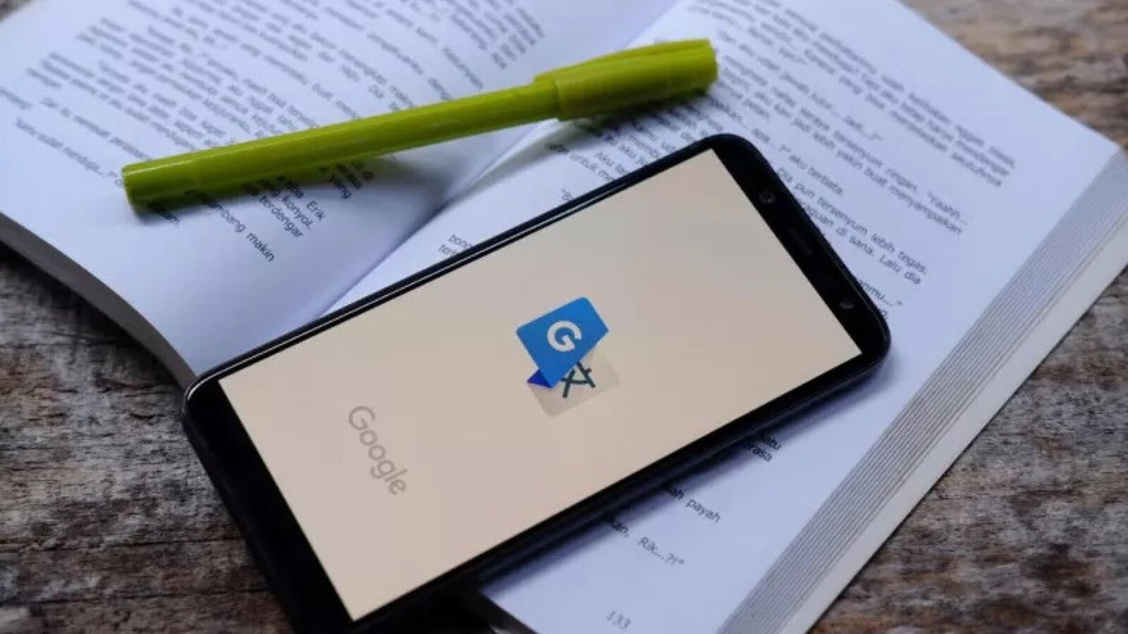 Google Translate traduce dal vivo offline sui Pixel recenti