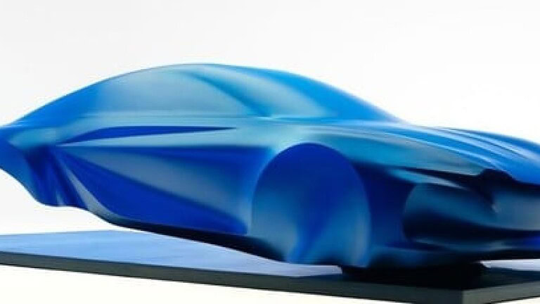 Alpine A110 elettrica: la scultura svela le forme prima di Parigi
