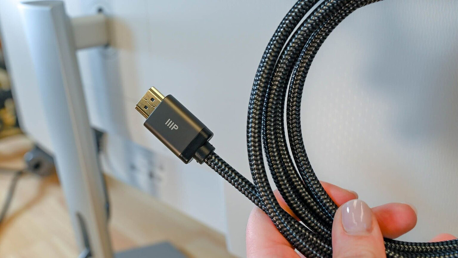 Cavo HDMI in dotazione: perché limita il tuo monitor 4K
