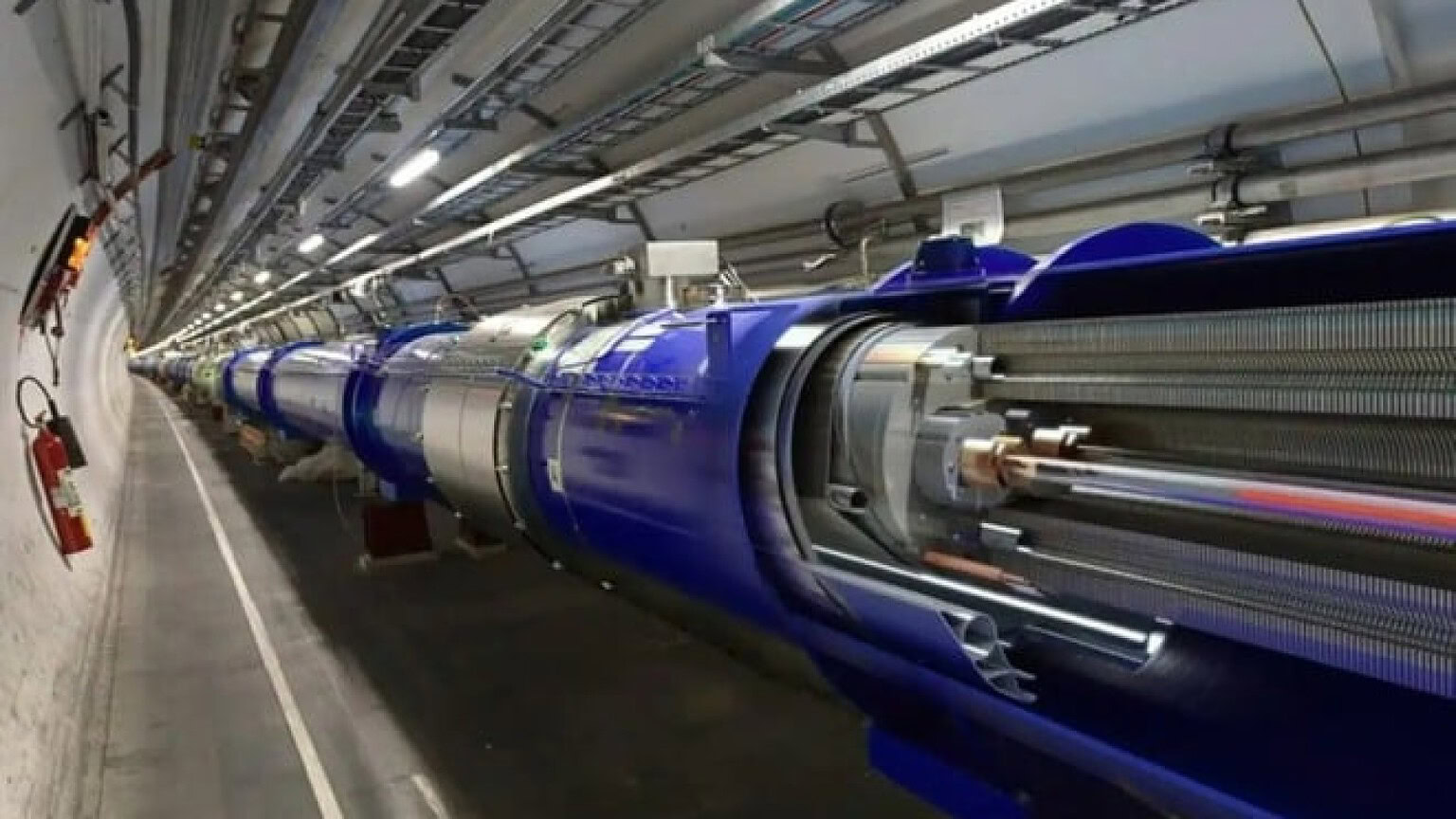 CERN passa a Debian 13 Trixie per 2.200 sistemi industriali - CERN Debian 13