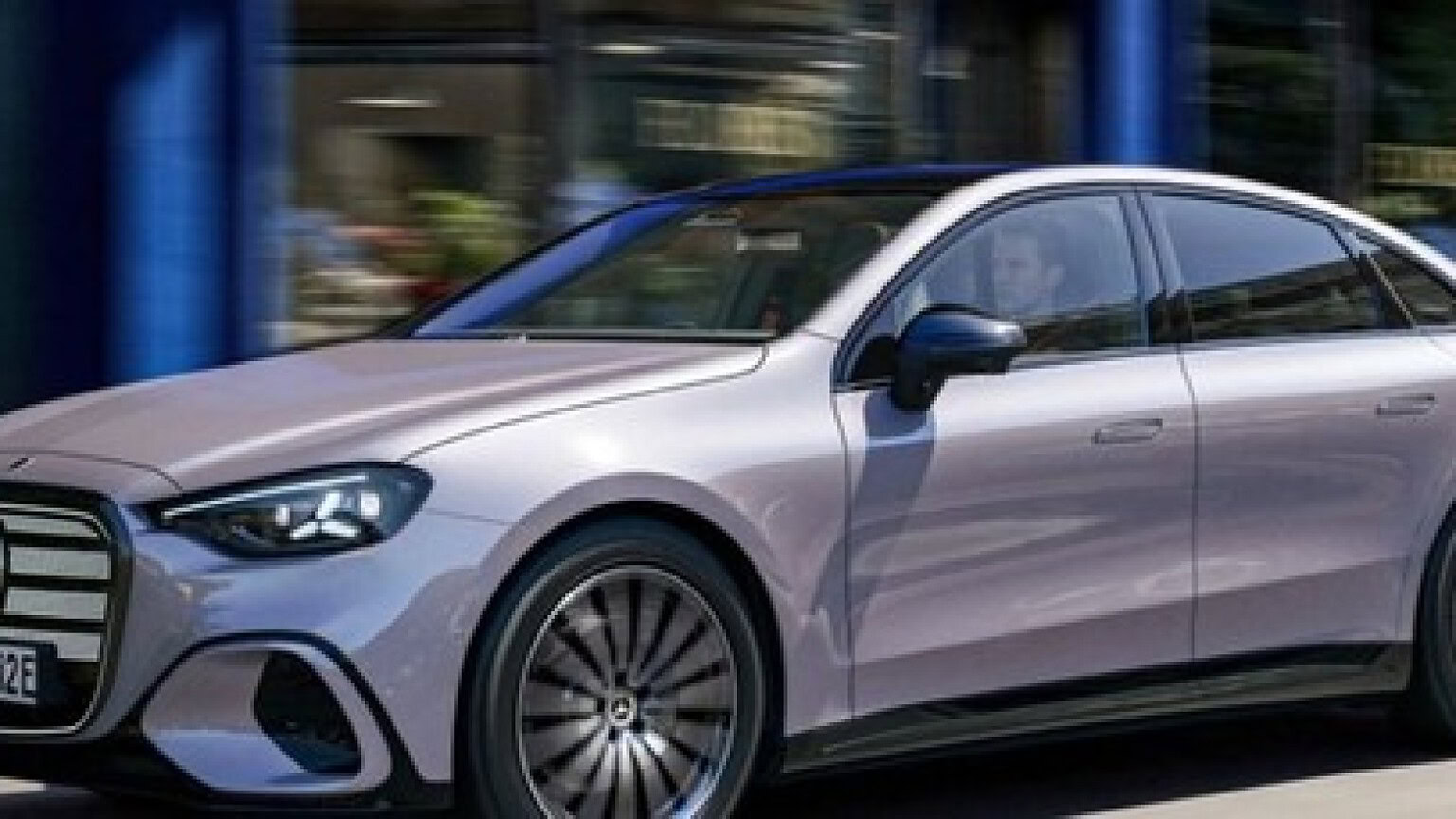 Mercedes Classe C 300 4MATIC: 690 km e ricarica da 320 kW