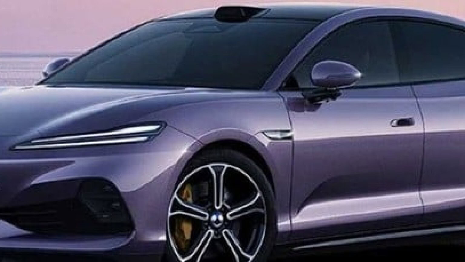 Denza Z9S, la berlina elettrica arriva a 1.100 km di autonomia