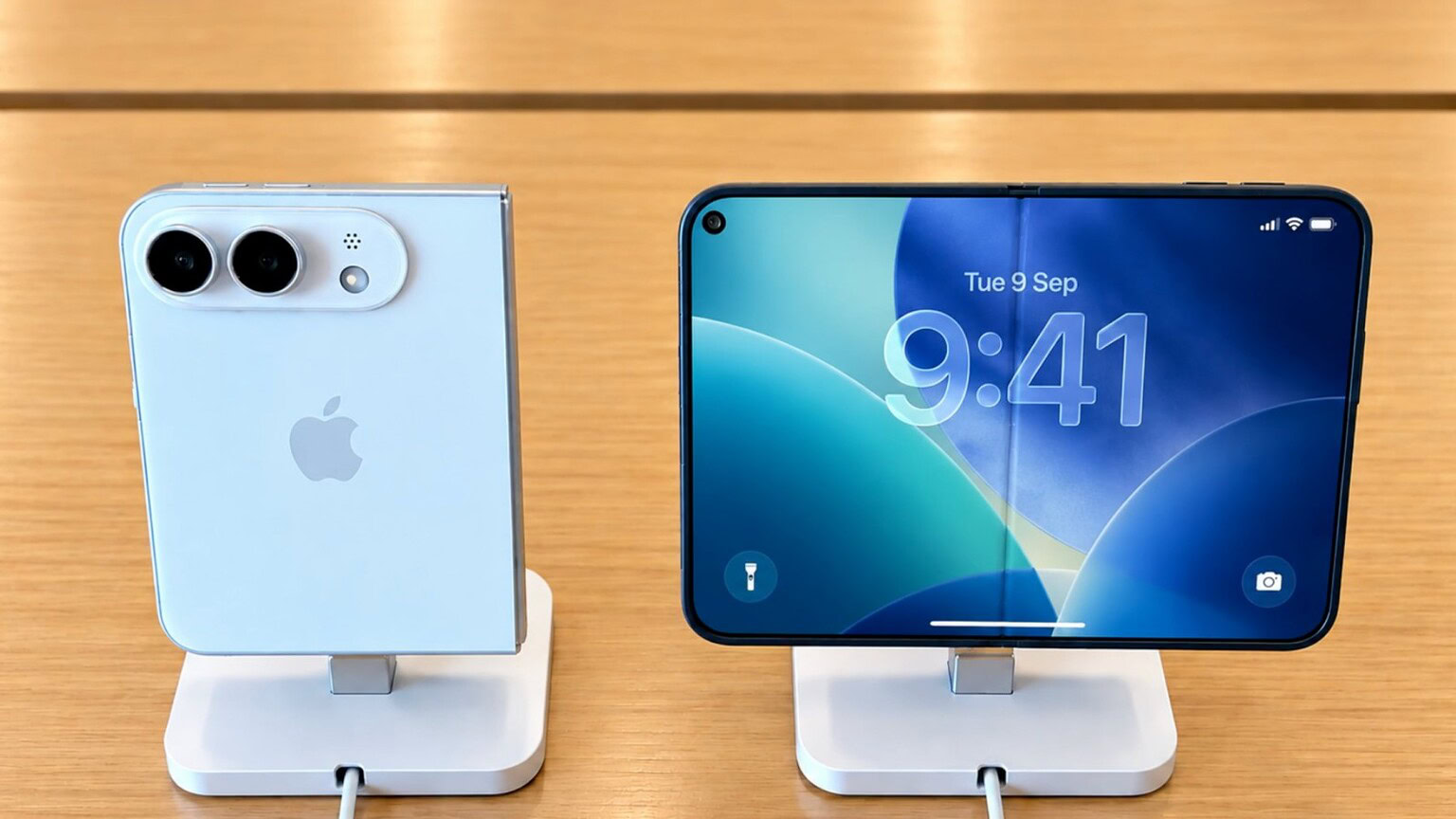 iPhone Ultra, il pieghevole Apple firmato Tim Cook
