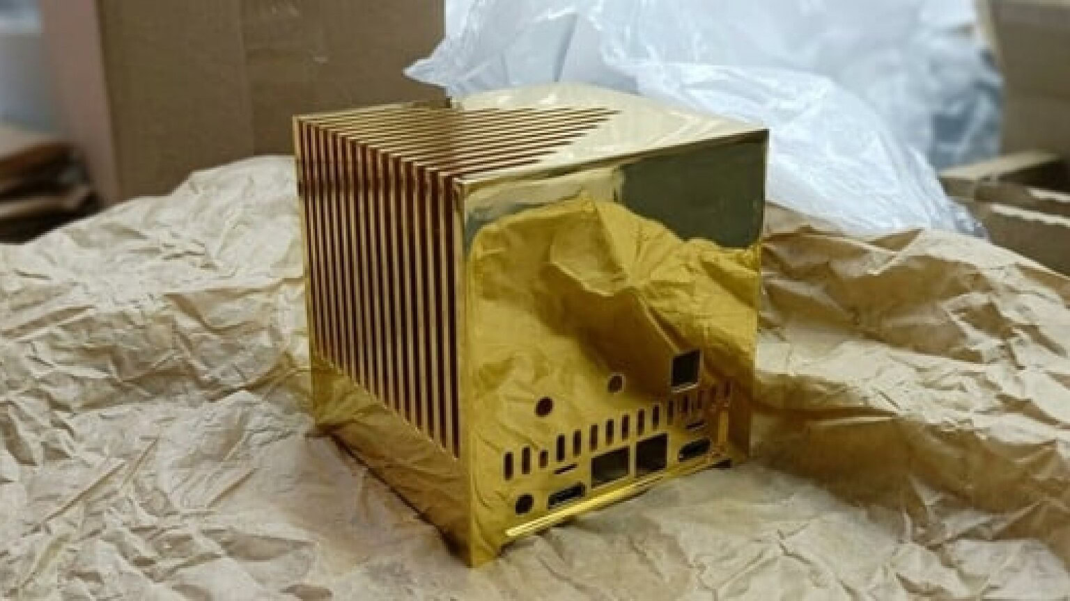 Kubb Fanless PC d'oro: 13 kg e un valore stimato di 1,5 milioni