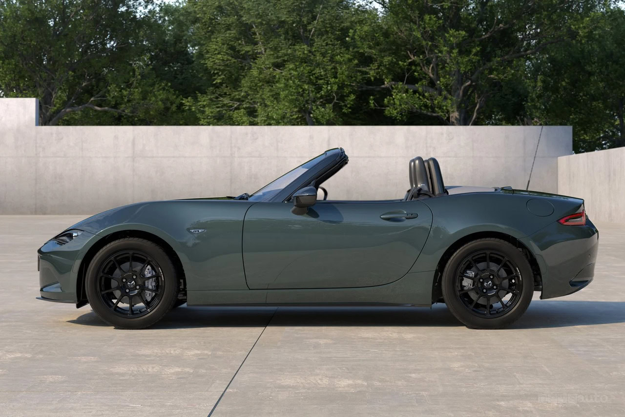 Mazda MX-5 Yakudo Mazda MX-5 Yakudo, debutto a Torino con il 1.5 da 136 CV