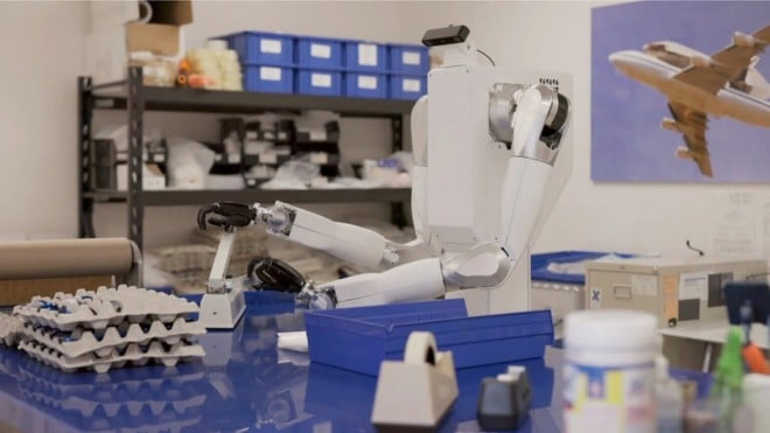 Feather, robot da 26.000 euro: l'Android della robotica? - robot Feather