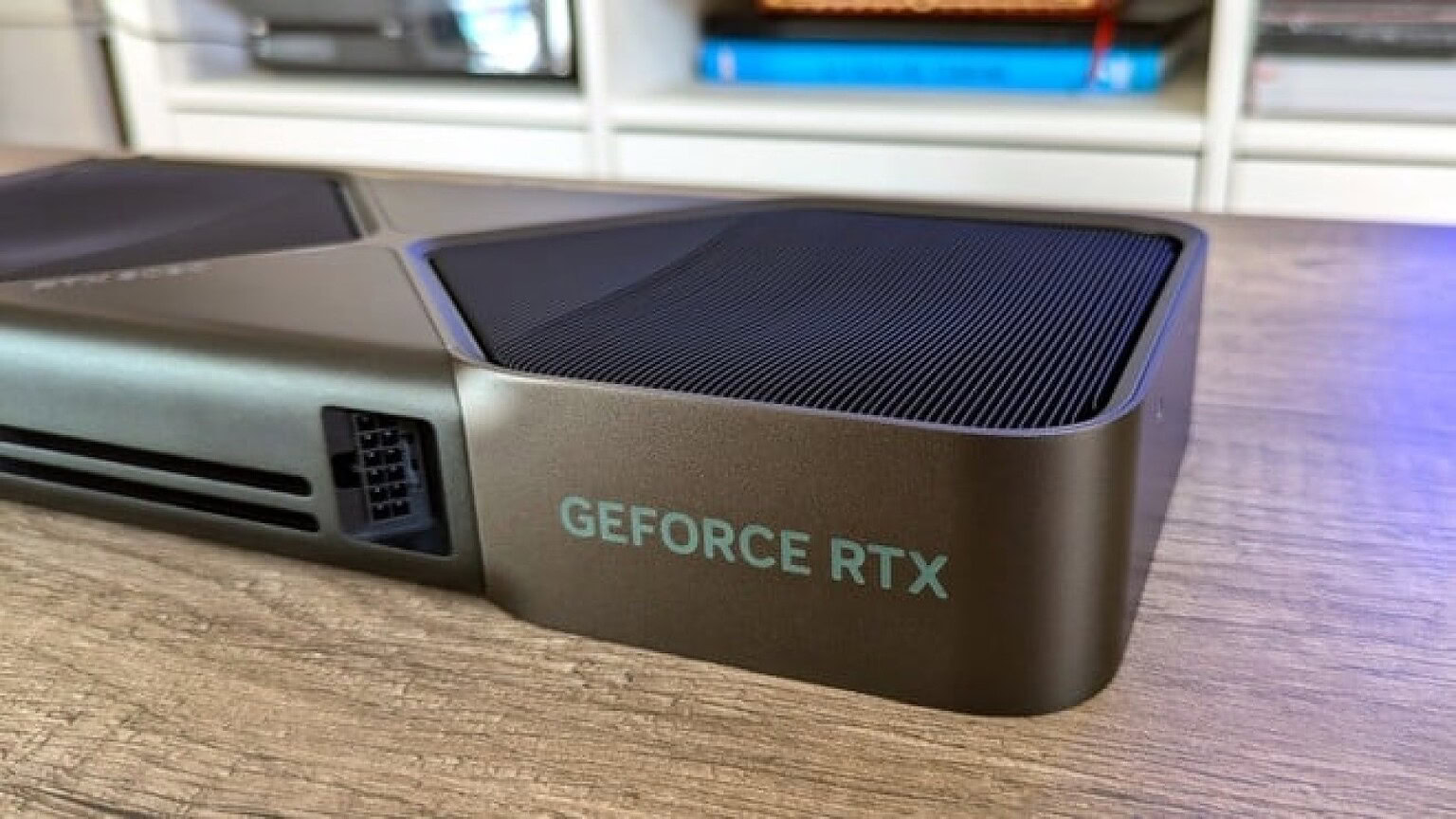 RTX 5090 Founders Edition respinta per il seriale illeggibile