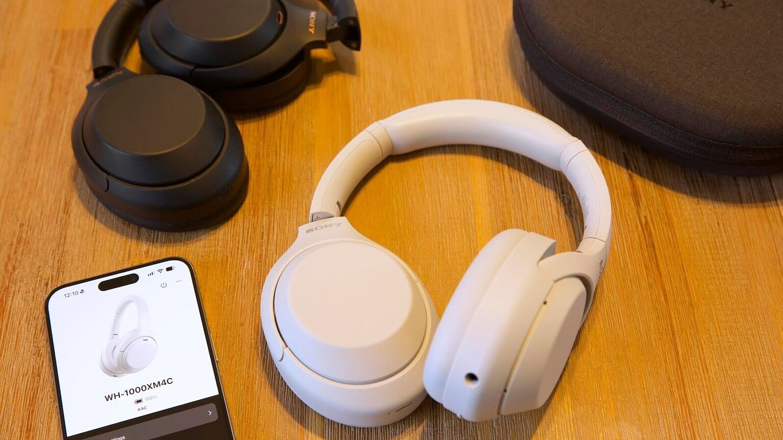 Sony XM4C, tornano le cuffie pieghevoli con un nuovo colore