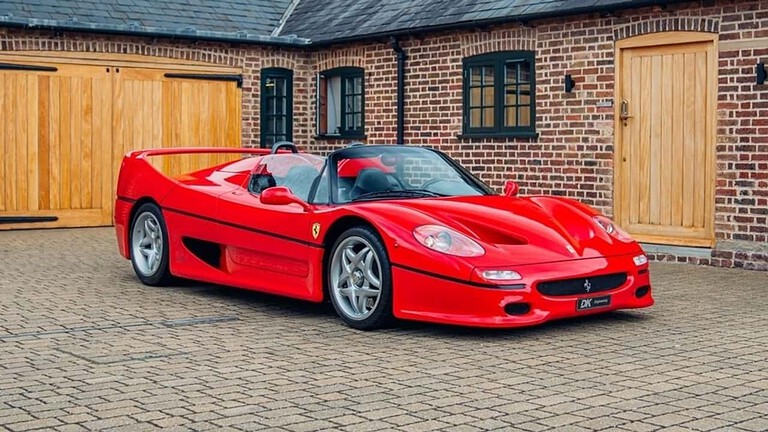Ferrari F50 quasi nuova all'asta: 170 km e stima oltre 17 milioni