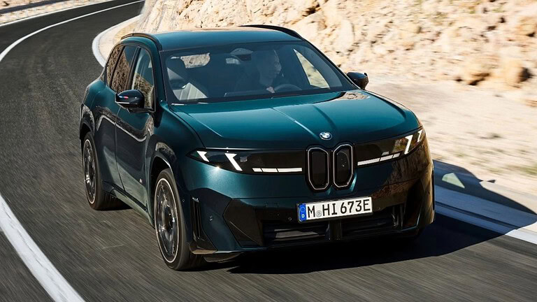 BMW iX3 M60 xDrive: la prima M su Neue Klasse ha 612 CV