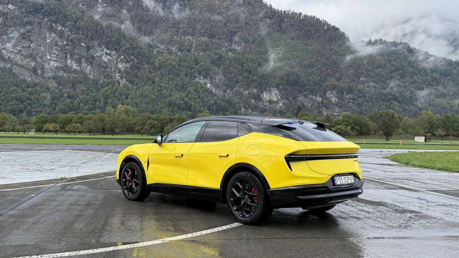 Lotus Eletre X, l'Hyper SUV ibrido con range extender da 952 CV