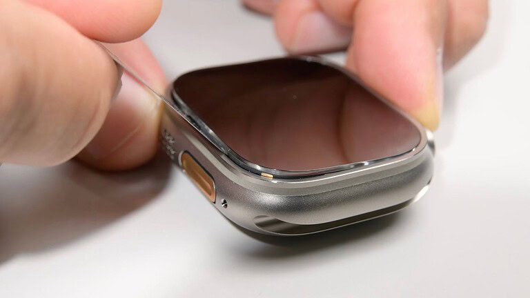 Apple Watch Ultra 4 smontato da iFixit: la batteria è nascosta