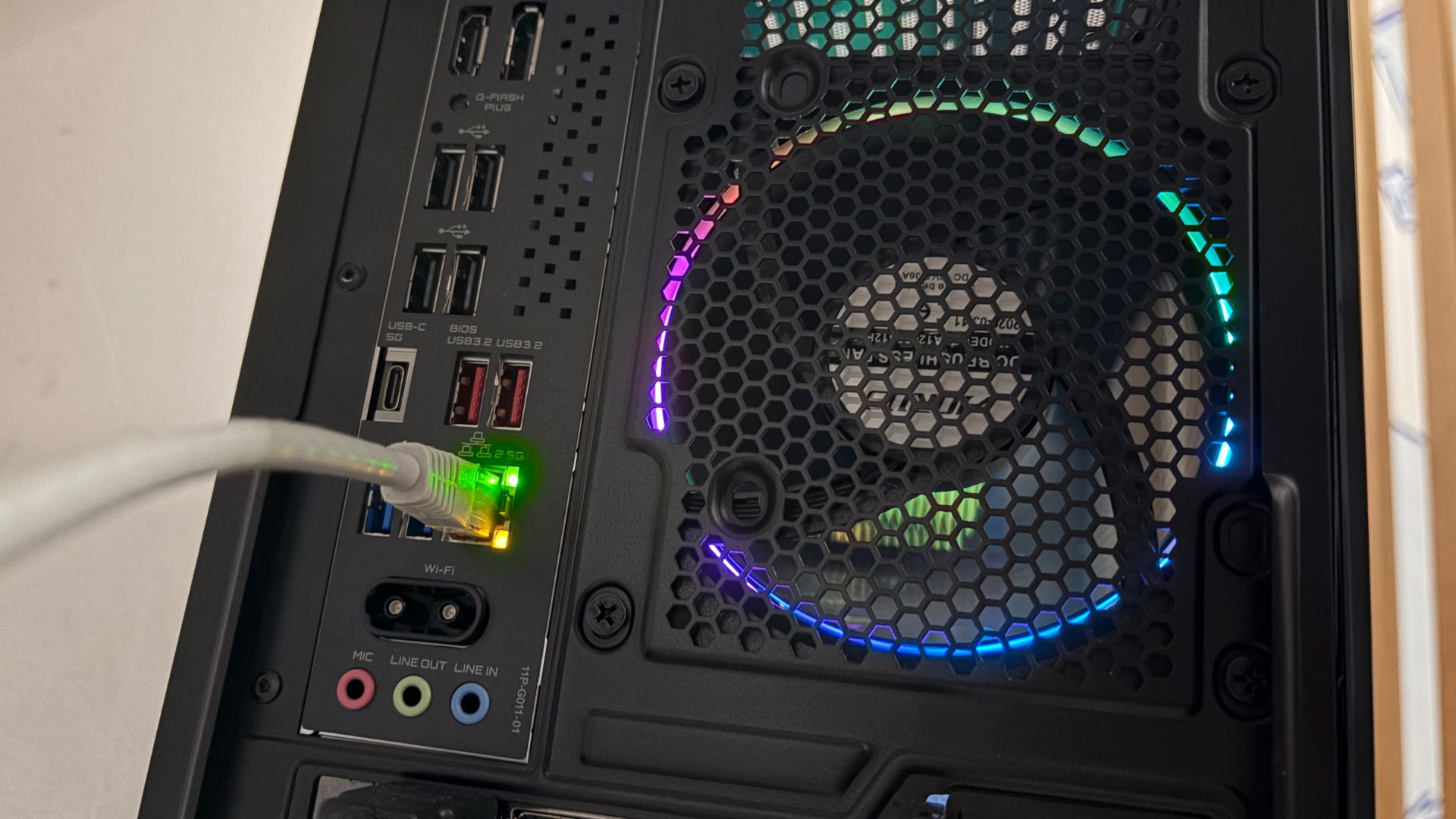 Gigabyte AORUS PRIME 3 AP351 - immagine 13 Gigabyte AORUS PRIME 3 AP351