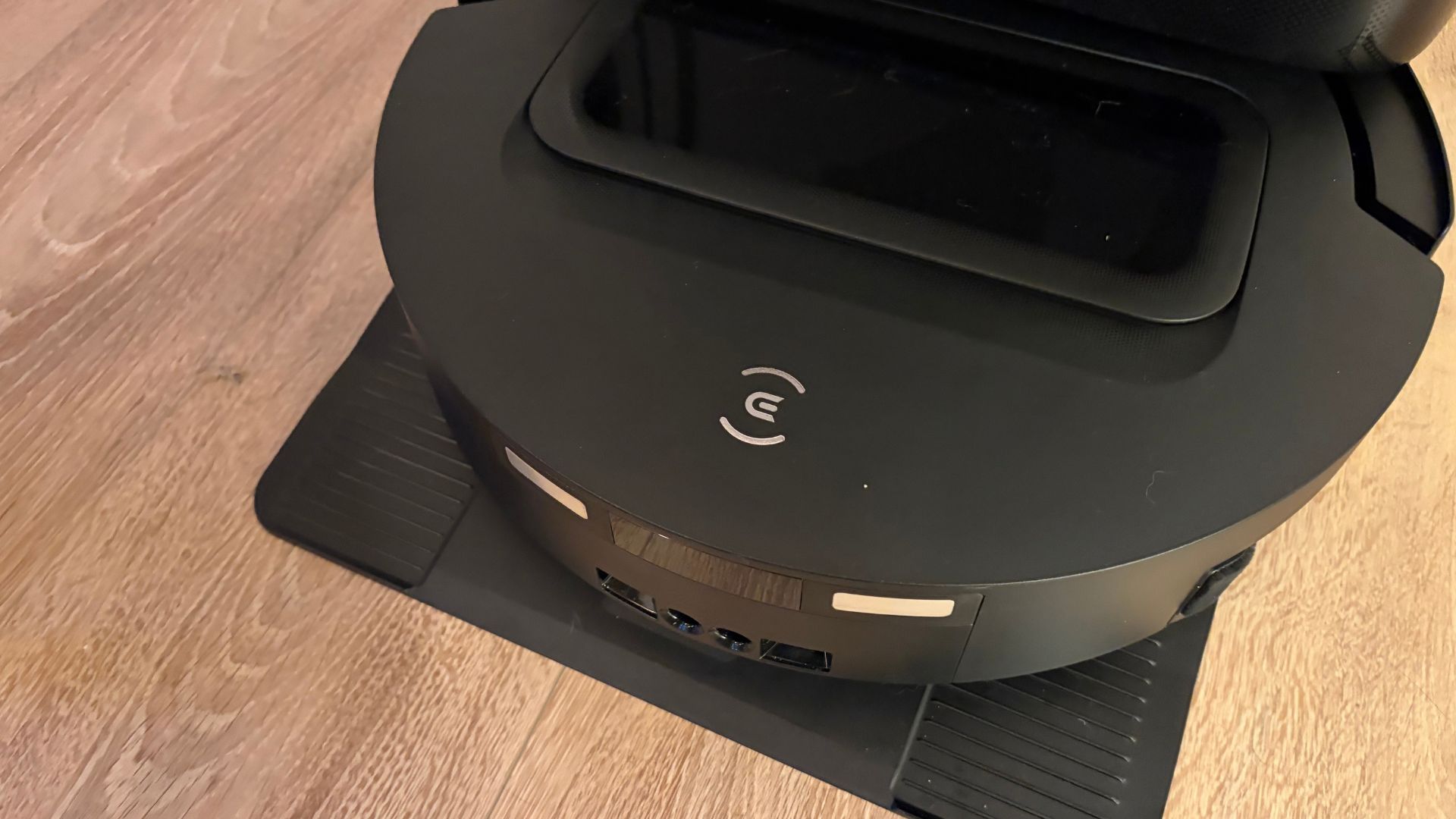 Ecovacs DEEBOT T90 Max Pro Omni - dettaglio Ecovacs Deebot T90 Max Pro Omni