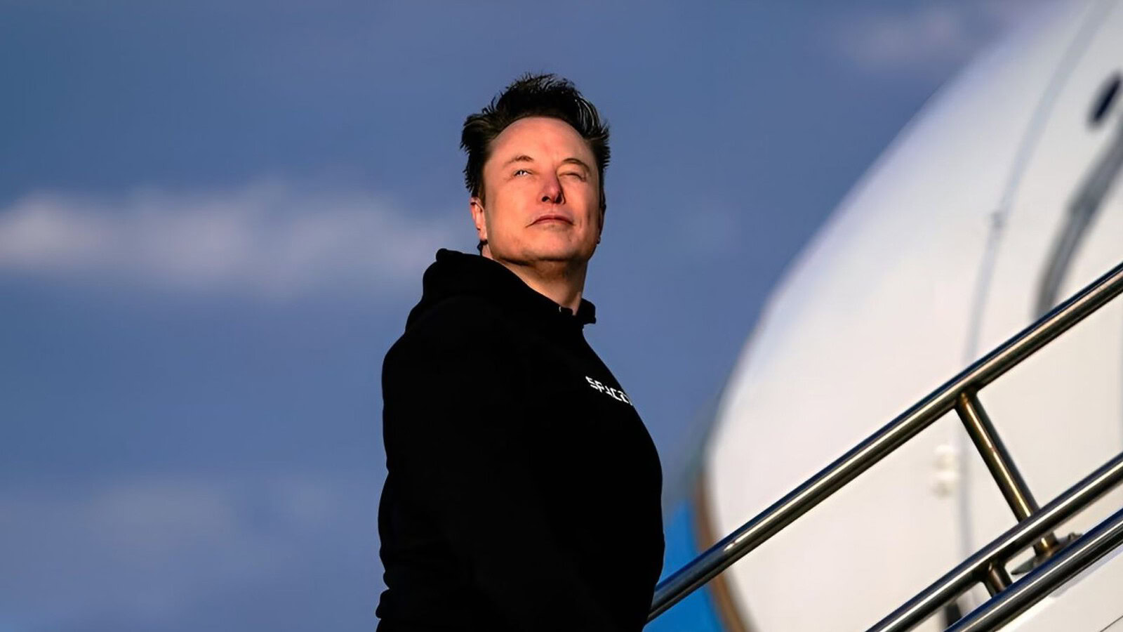 Elon Musk appoggia Anthropic