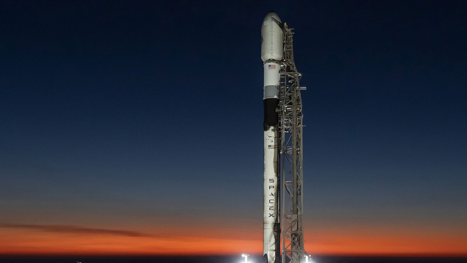 SpaceX, la FCC valuta 482 MHz
