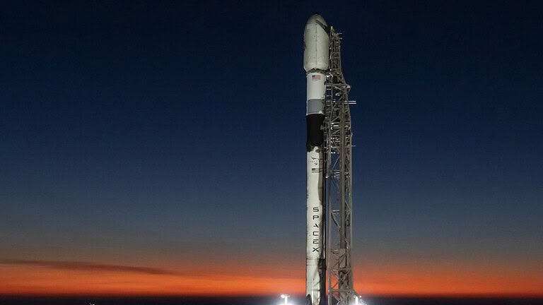 SpaceX, la FCC valuta 482 MHz