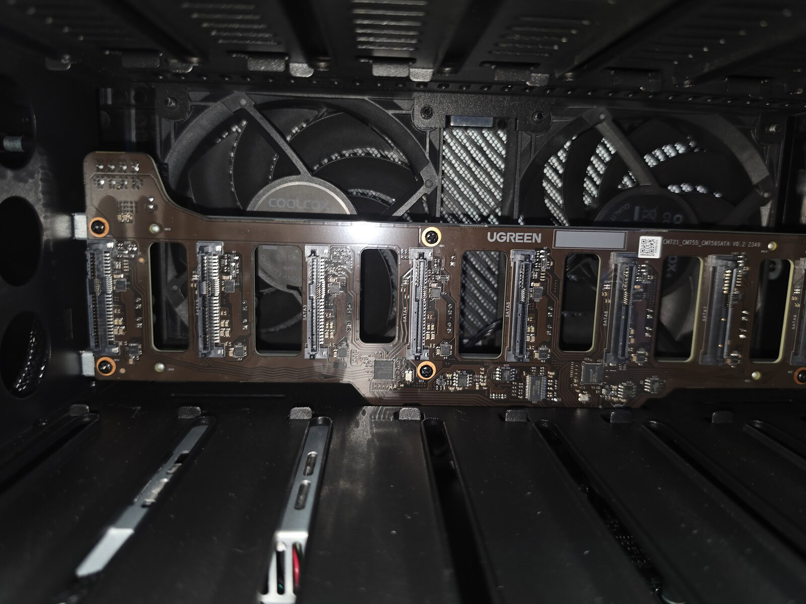 UGREEN DXP8800 Ultra - immagine 33 UGREEN DXP8800 Ultra - immagine 33
