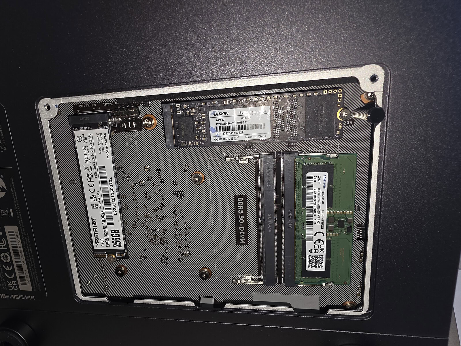 UGREEN DXP8800 Ultra - immagine 34 UGREEN DXP8800 Ultra - immagine 8