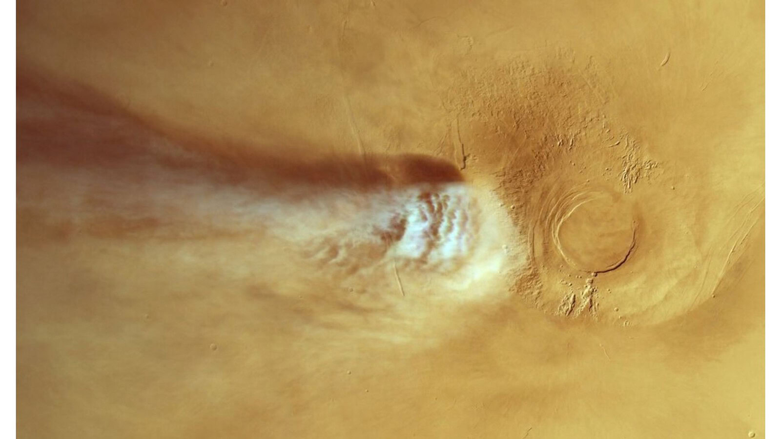 Marte nube gigantesca