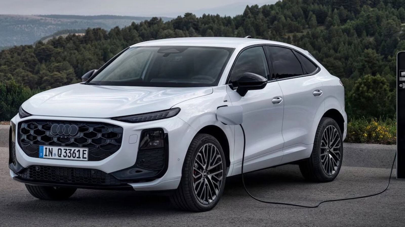 Audi EREV: il motore a benzina sopra quello elettrico, il brevetto