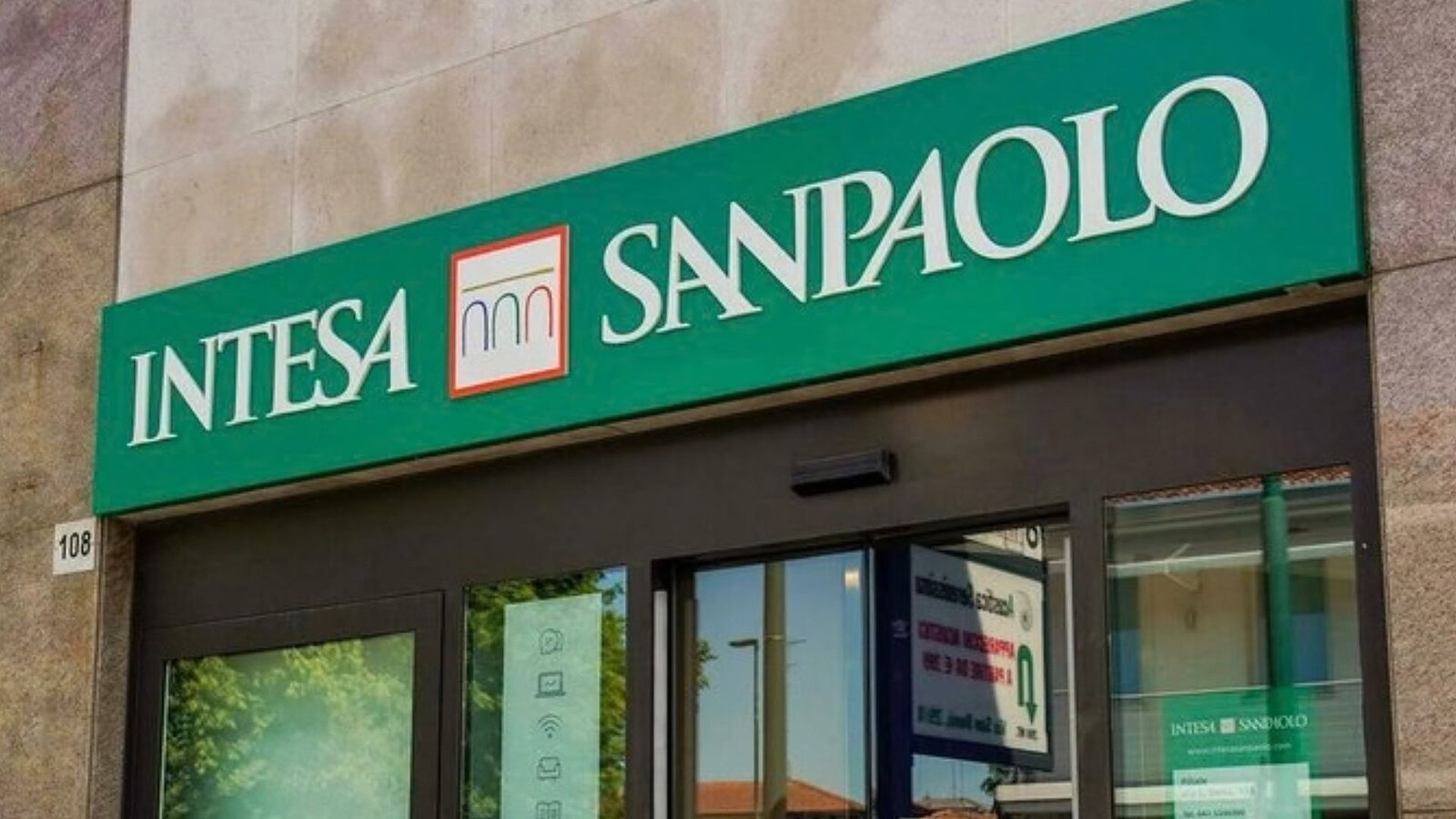 Intesa Sanpaolo, disservizio oggi: accesso al conto e app in tilt