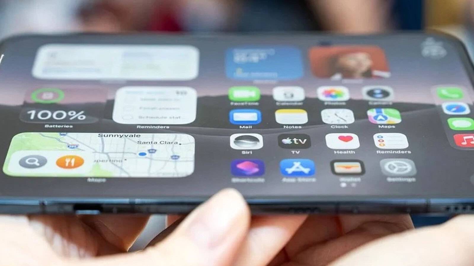 iPhone Duo, la cerniera da oltre 100 componenti raffredda il chip