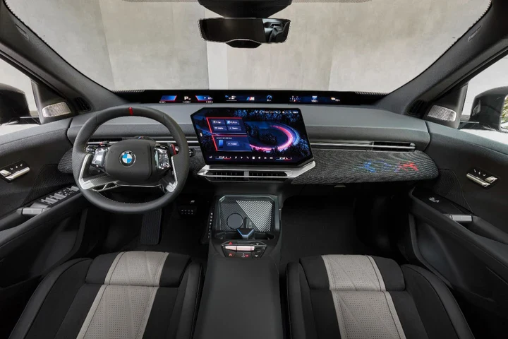 BMW iX3 M60 xDrive - dettaglio BMW iX3 M60 xDrive: la prima M su Neue Klasse ha 612 CV