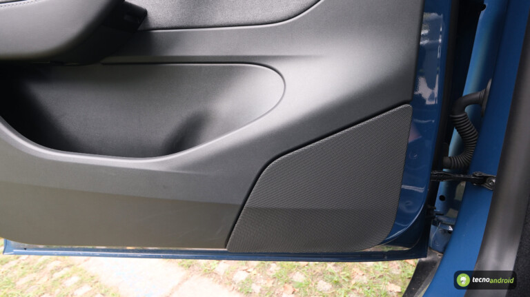tesla - immagine 61 tesla - immagine 51