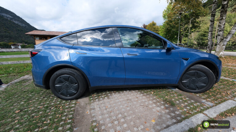 tesla - immagine 33 tesla - immagine 37