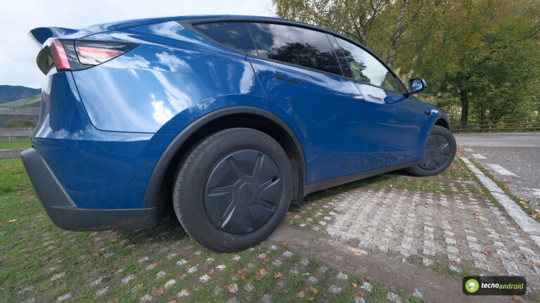 tesla - immagine 32 tesla - immagine 36