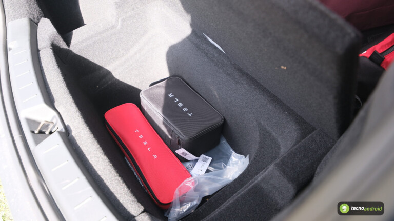tesla - immagine 18 tesla - immagine 13